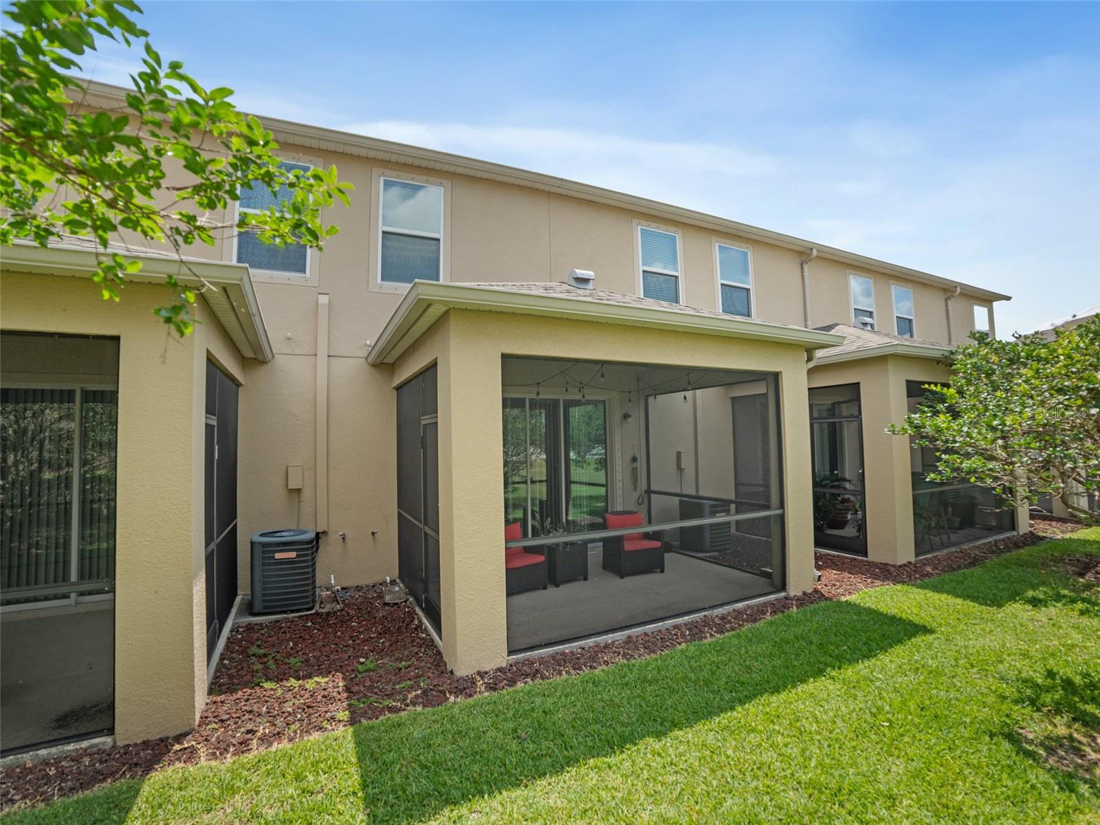Listing photo id 19 for 6912 40th Lane N