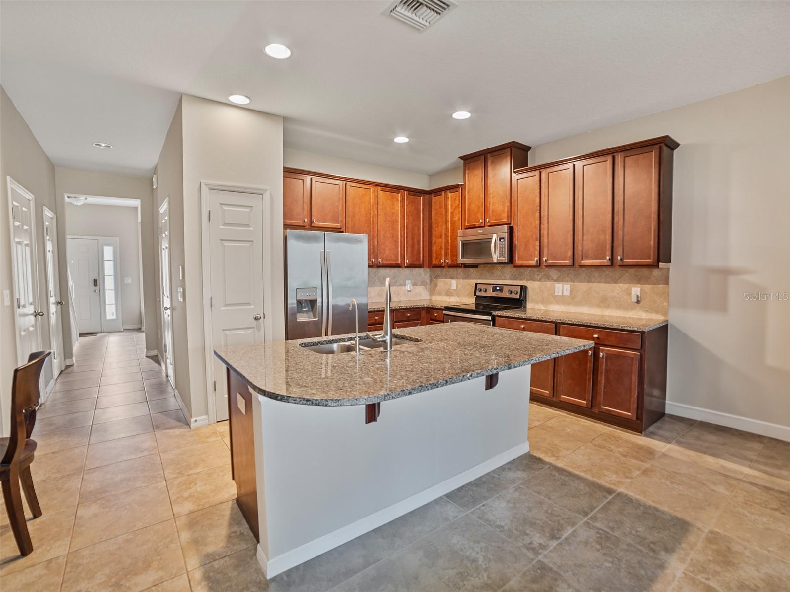 Listing photo id 2 for 6912 40th Lane N