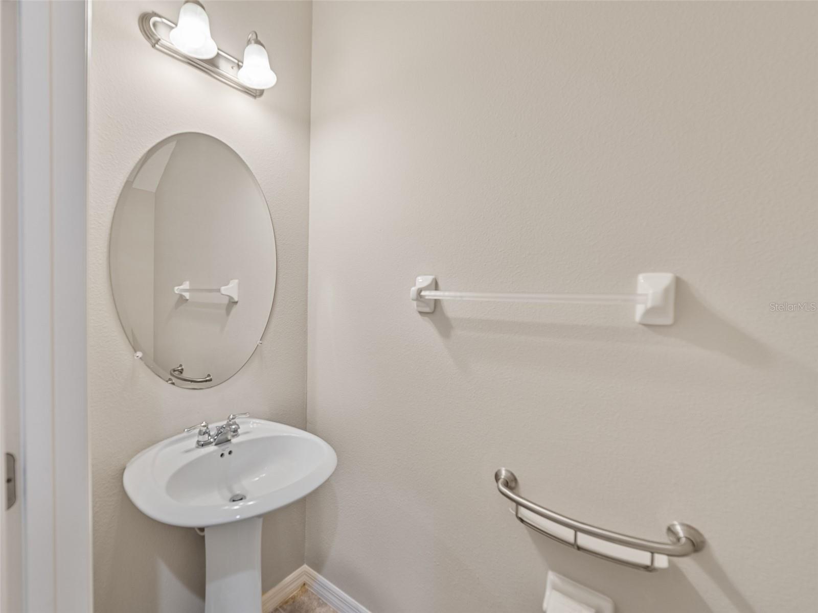 Listing photo id 5 for 6912 40th Lane N