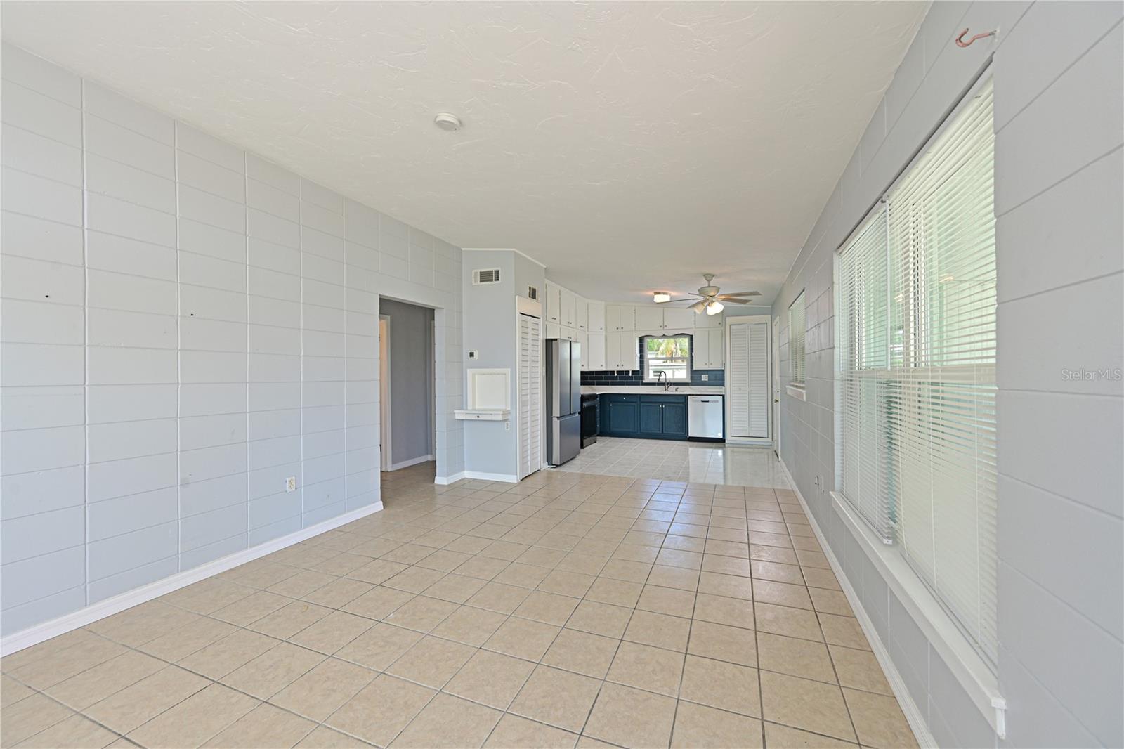 Image 11 of 29 For 612 Palm Avenue