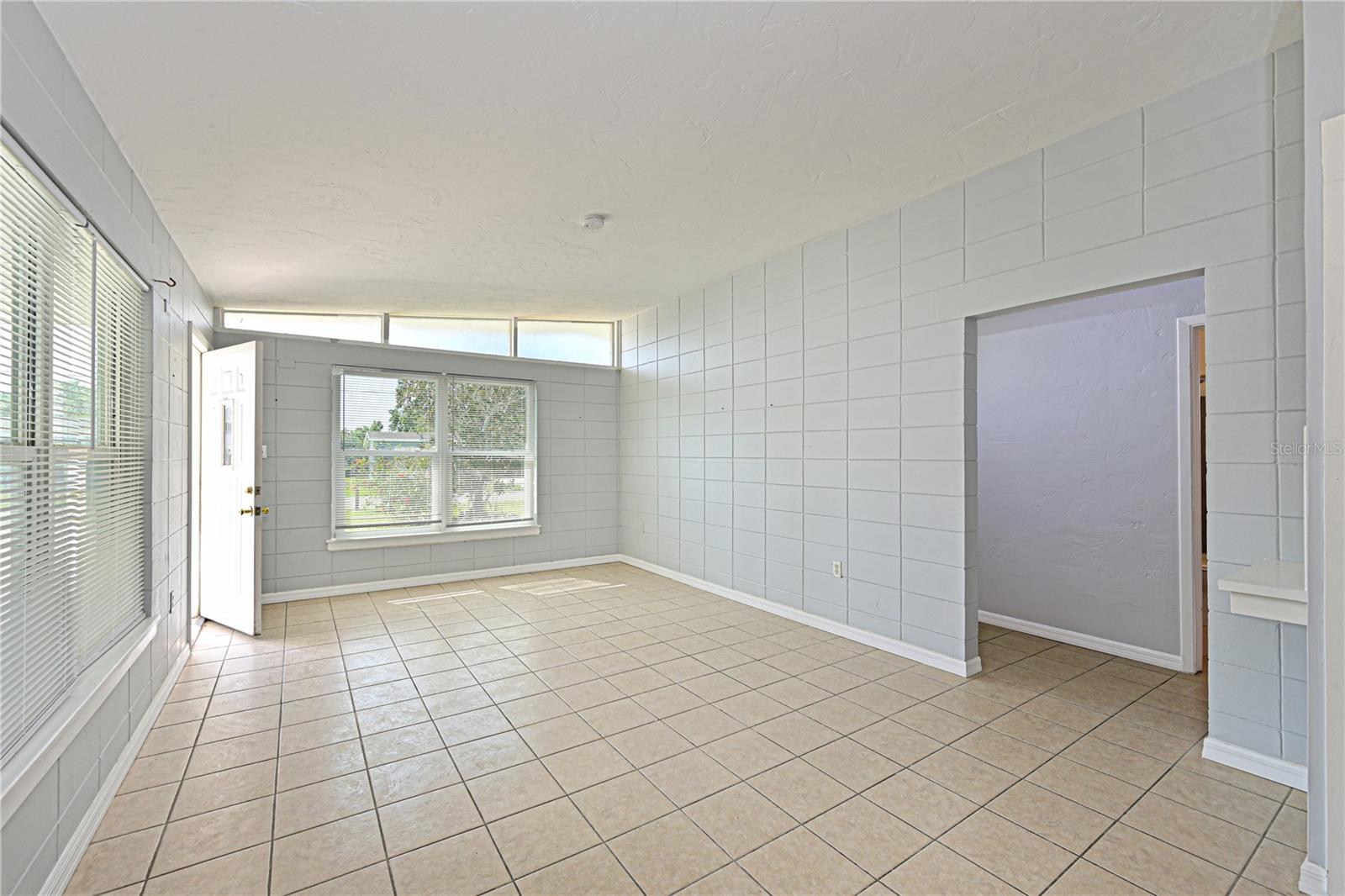 Image 12 of 29 For 612 Palm Avenue