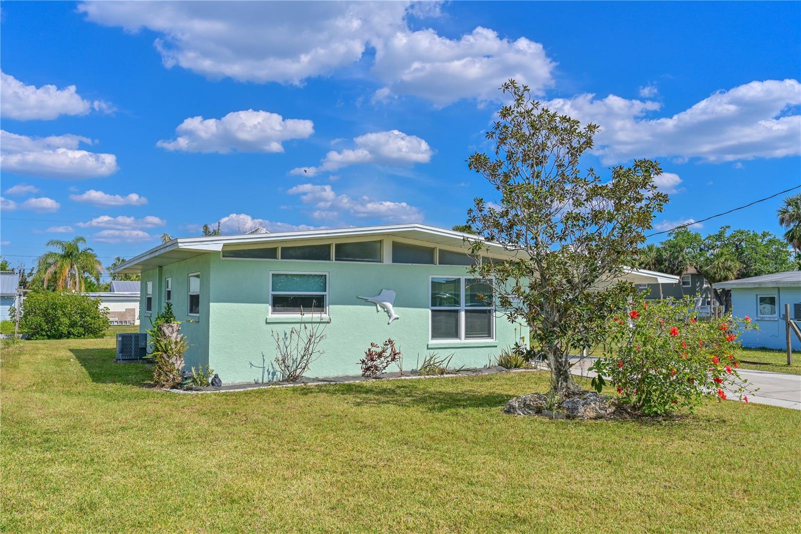 Image 7 of 29 For 612 Palm Avenue