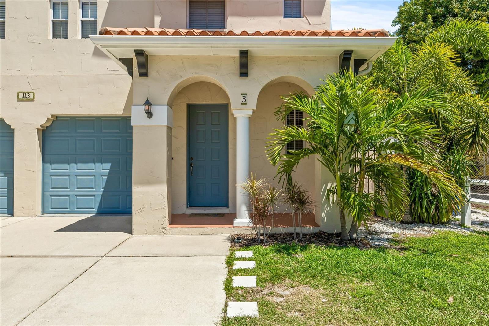 Image 10 of 56 For 113 Melville Avenue 3