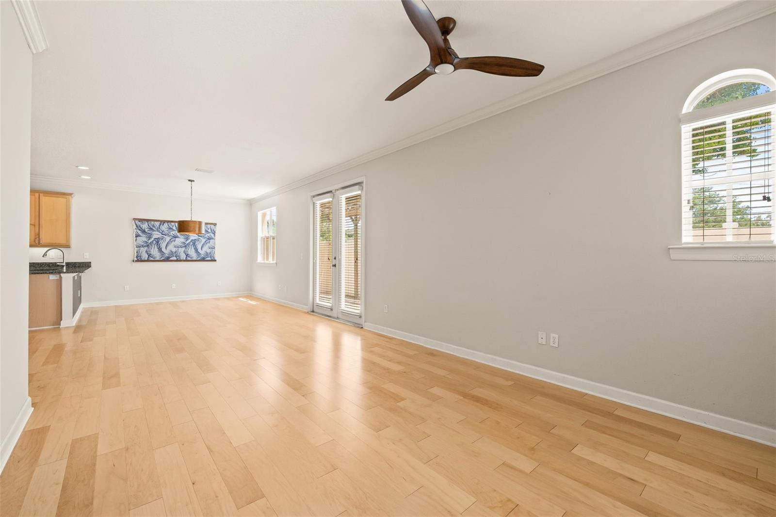 Image 12 of 56 For 113 Melville Avenue 3