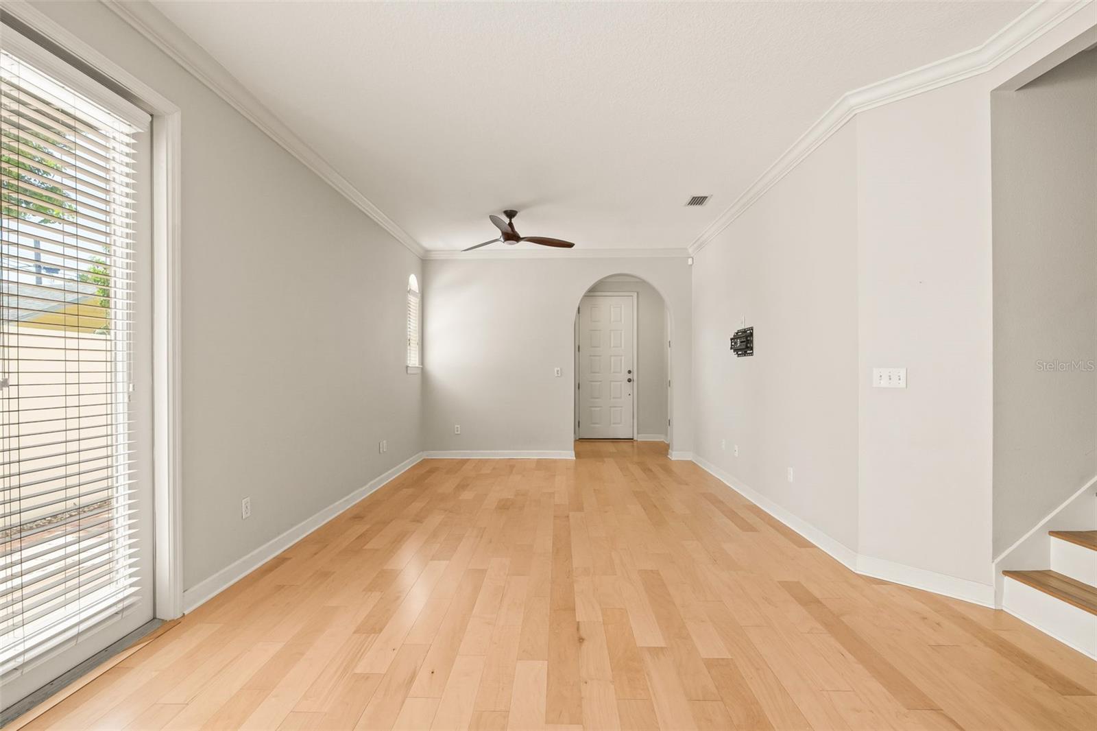Image 15 of 56 For 113 Melville Avenue 3