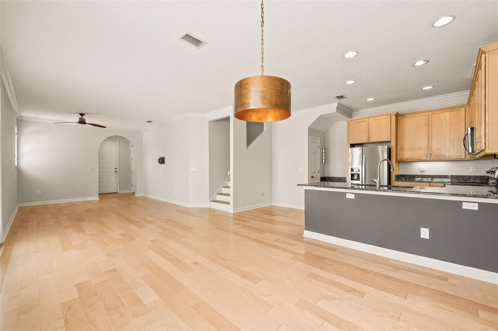 Image 18 of 56 For 113 Melville Avenue 3