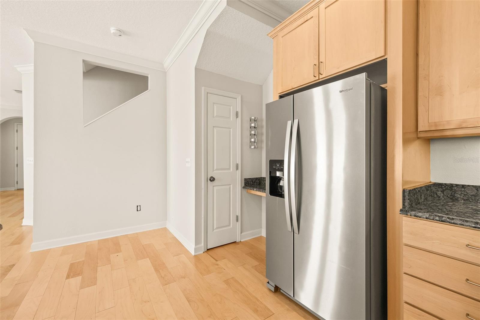 Image 26 of 56 For 113 Melville Avenue 3
