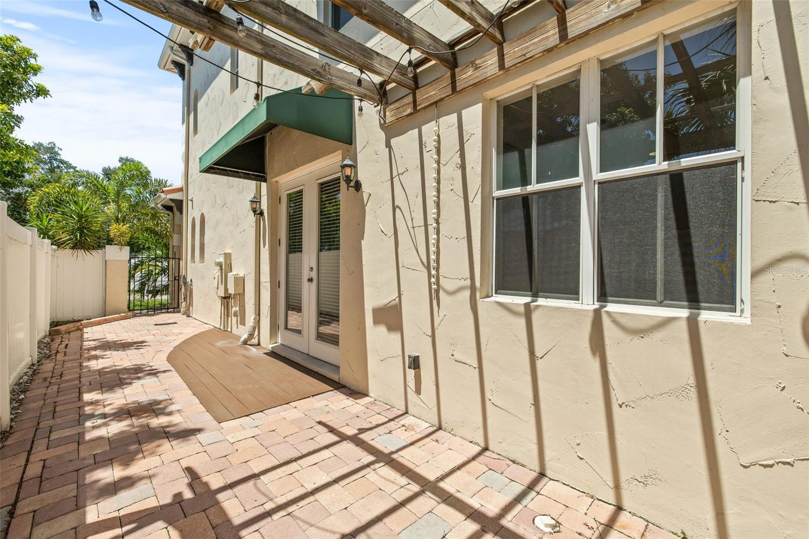Image 29 of 56 For 113 Melville Avenue 3