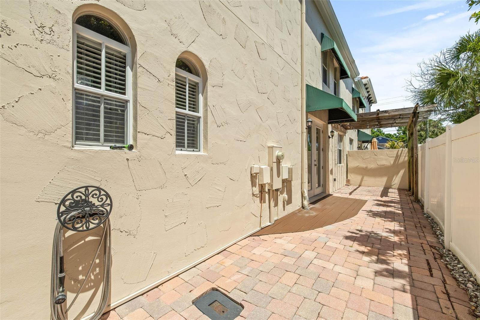 Image 30 of 56 For 113 Melville Avenue 3