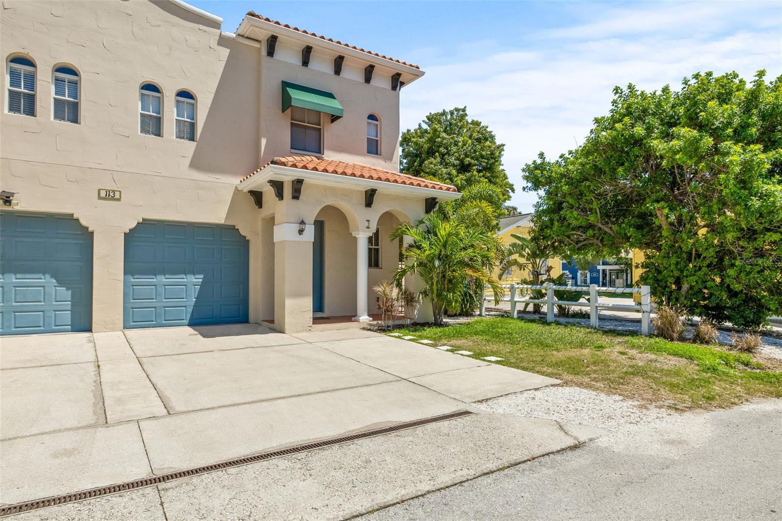 Image 8 of 56 For 113 Melville Avenue 3