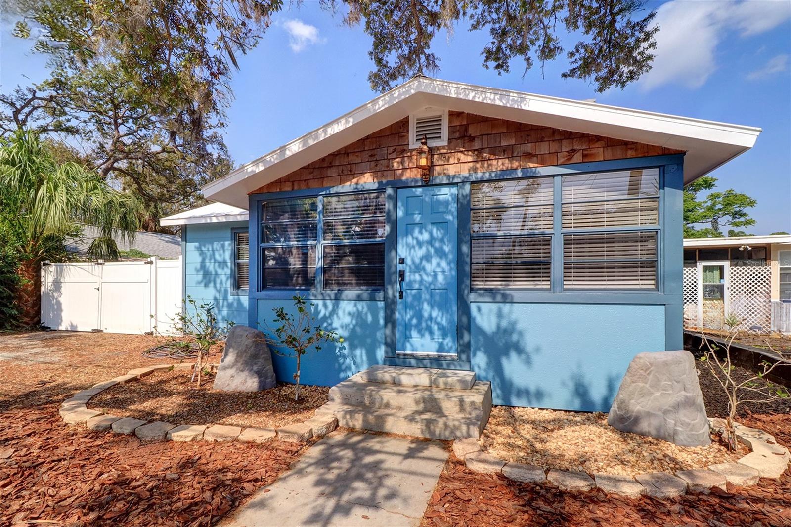 Details for 520 4th Street Nw, LARGO, FL 33770