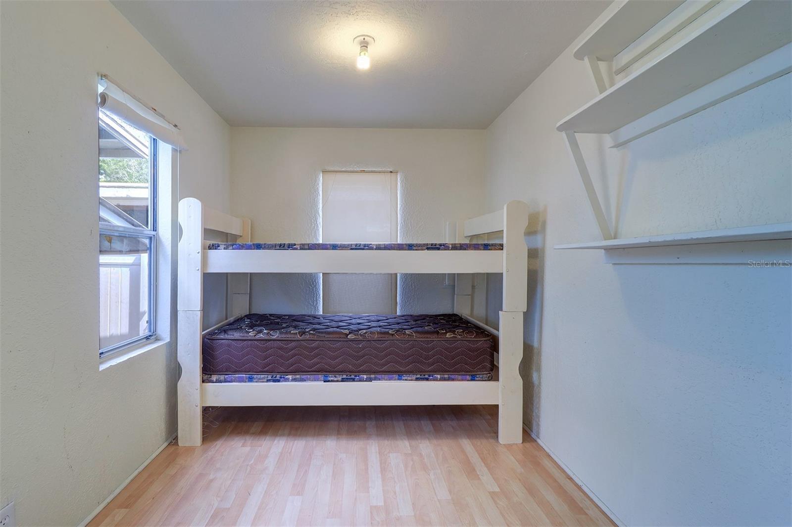 Image 17 of 22 For 520 4th Street Nw