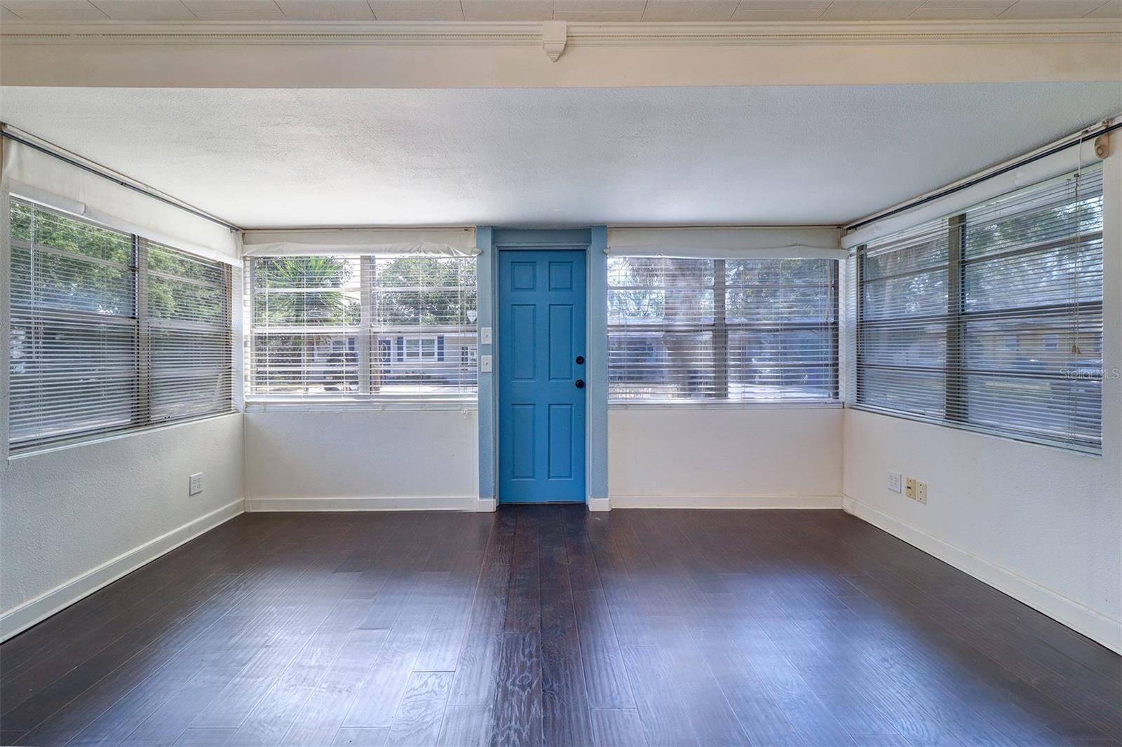 Image 3 of 22 For 520 4th Street Nw