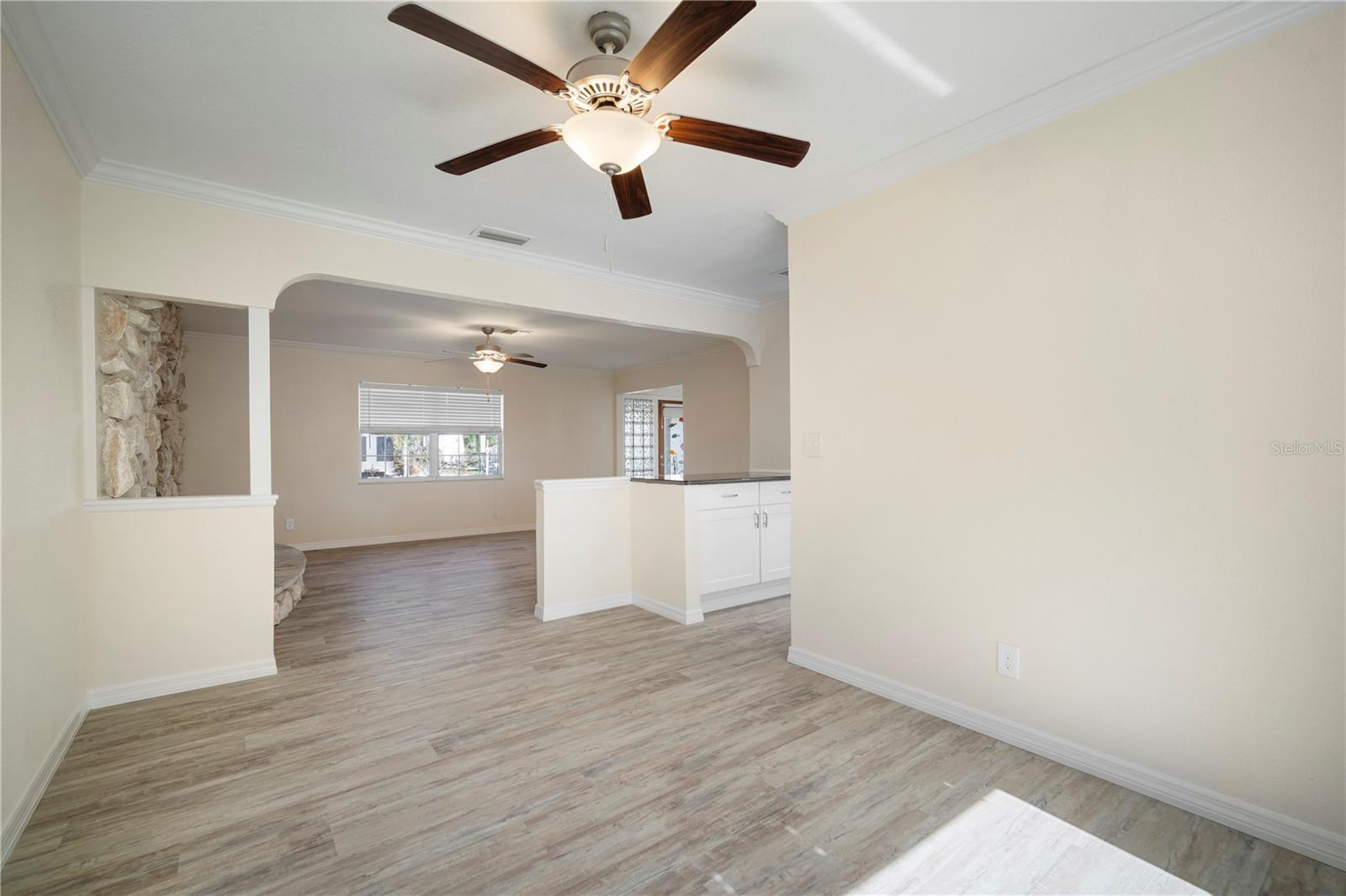 Image 10 of 39 For 910 Spindle Palm Way