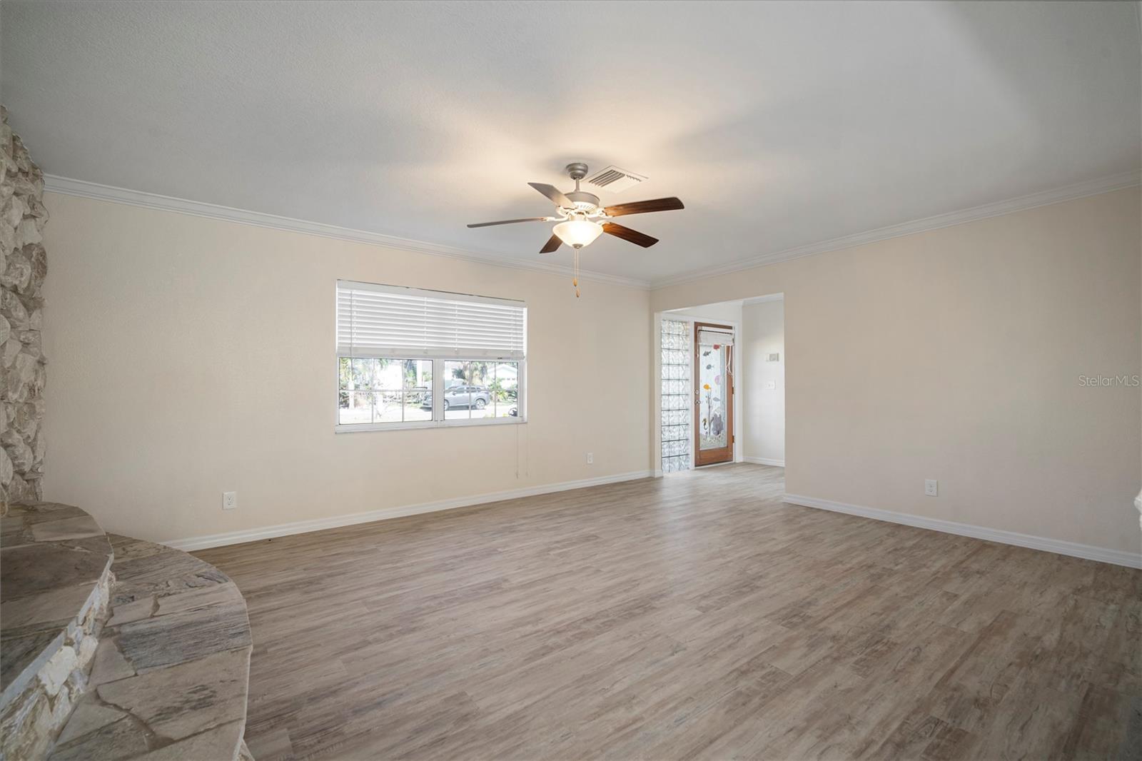 Image 11 of 39 For 910 Spindle Palm Way