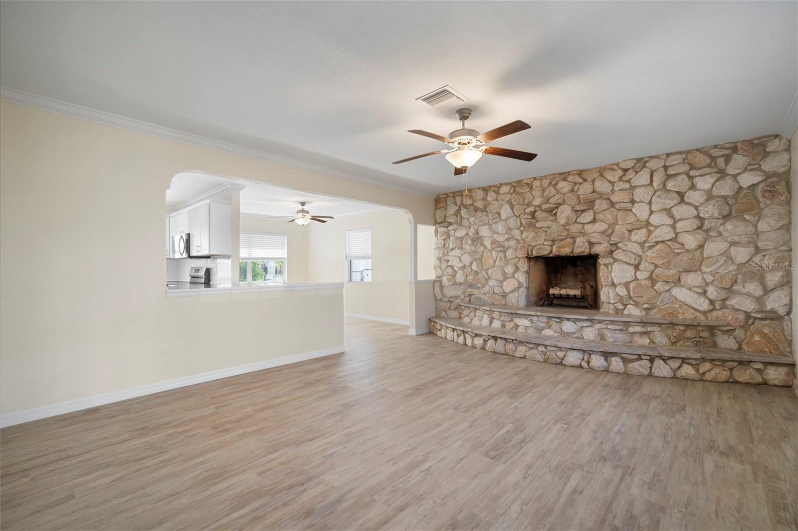 Image 13 of 39 For 910 Spindle Palm Way