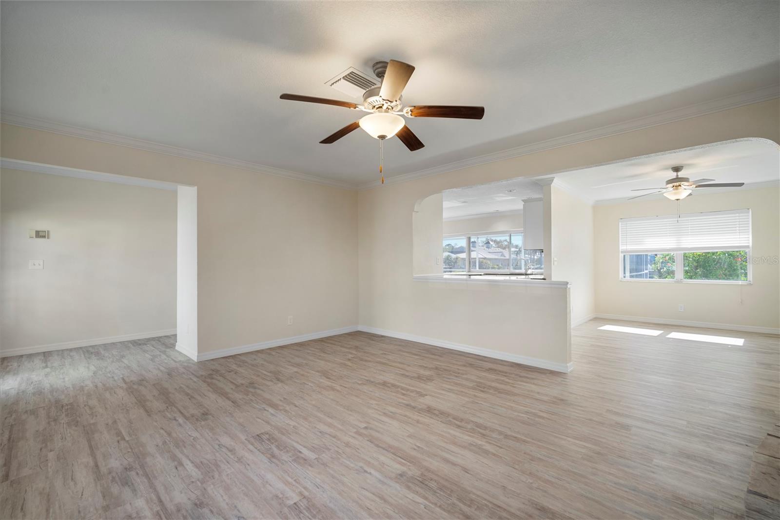Image 14 of 39 For 910 Spindle Palm Way