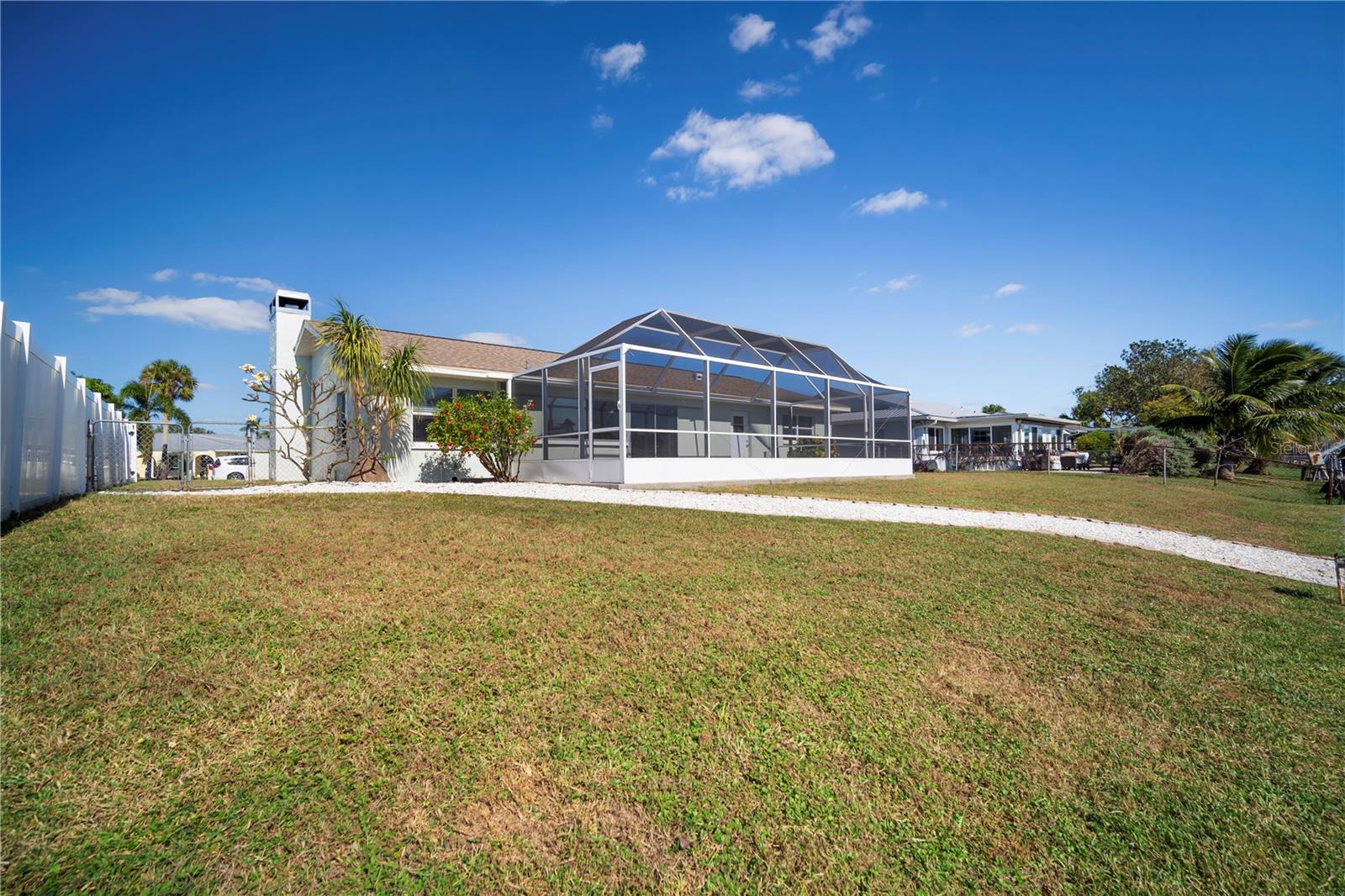 Image 18 of 39 For 910 Spindle Palm Way