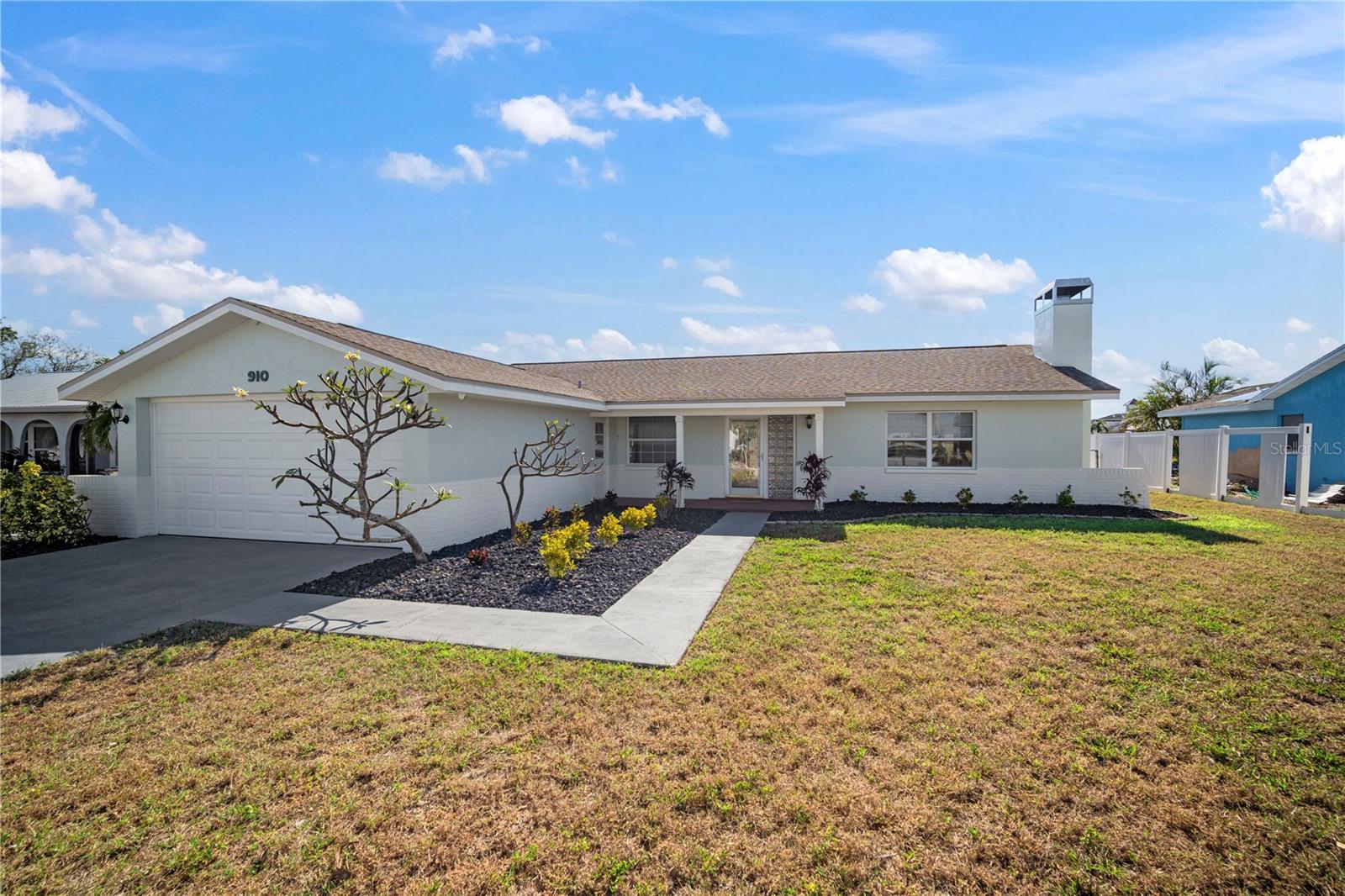 Image 24 of 39 For 910 Spindle Palm Way