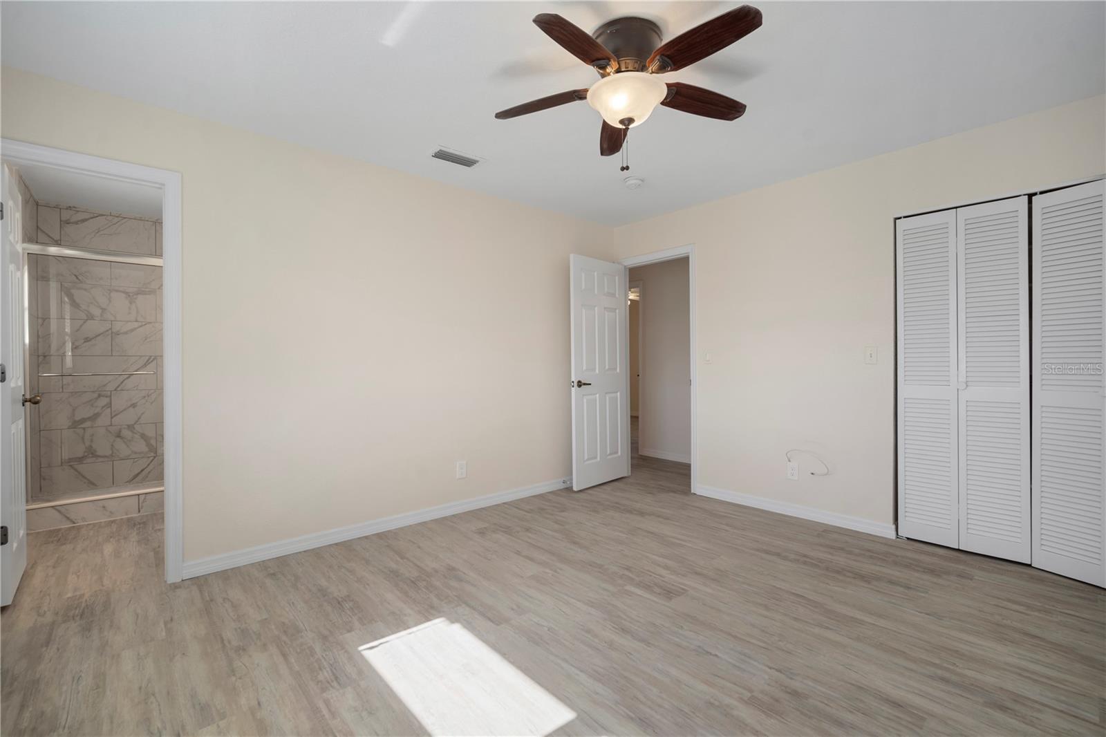 Image 27 of 39 For 910 Spindle Palm Way