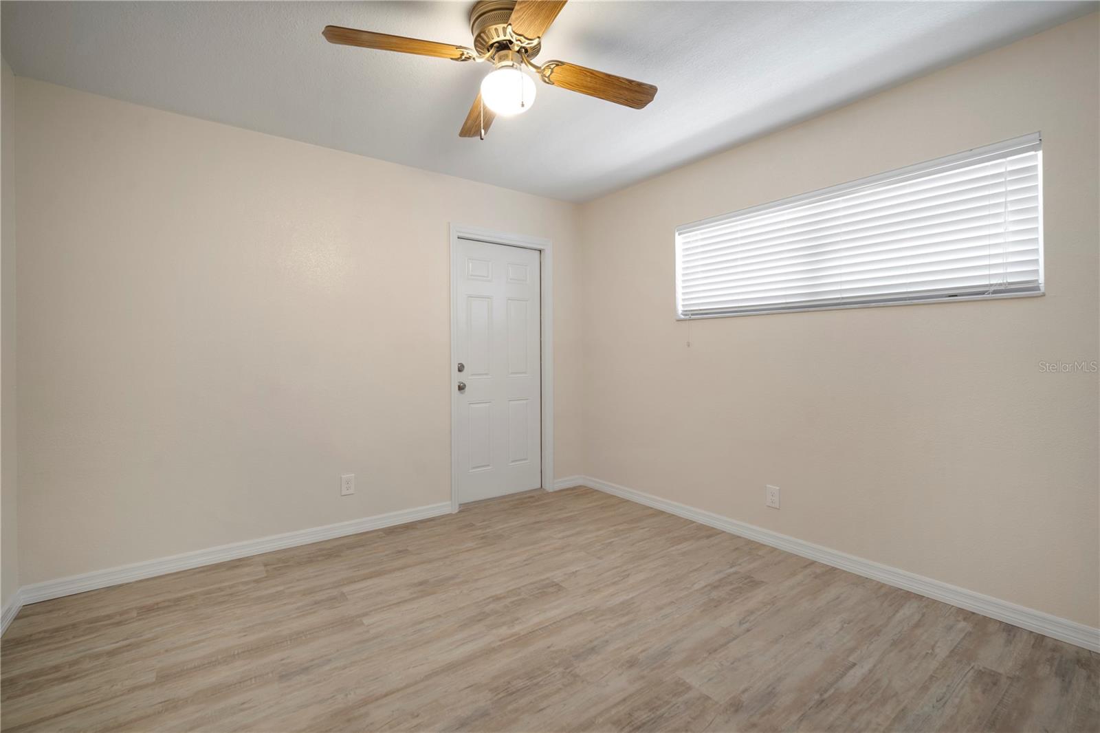 Image 29 of 39 For 910 Spindle Palm Way