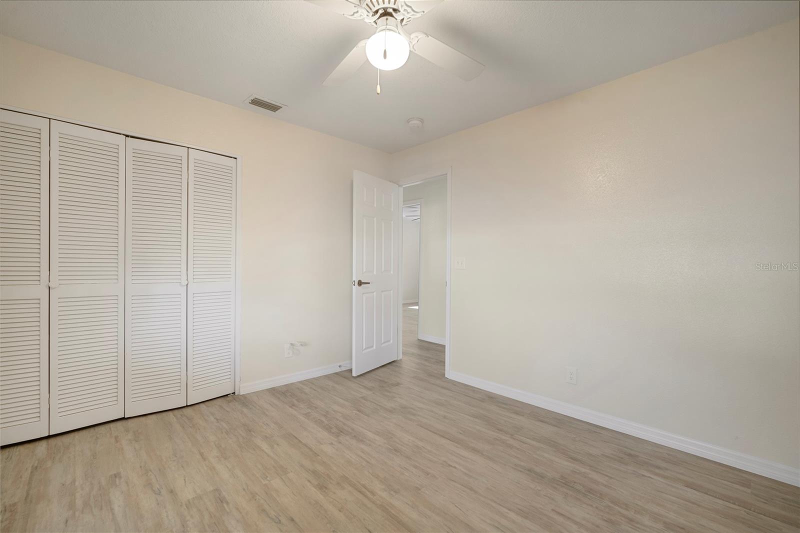 Image 32 of 39 For 910 Spindle Palm Way