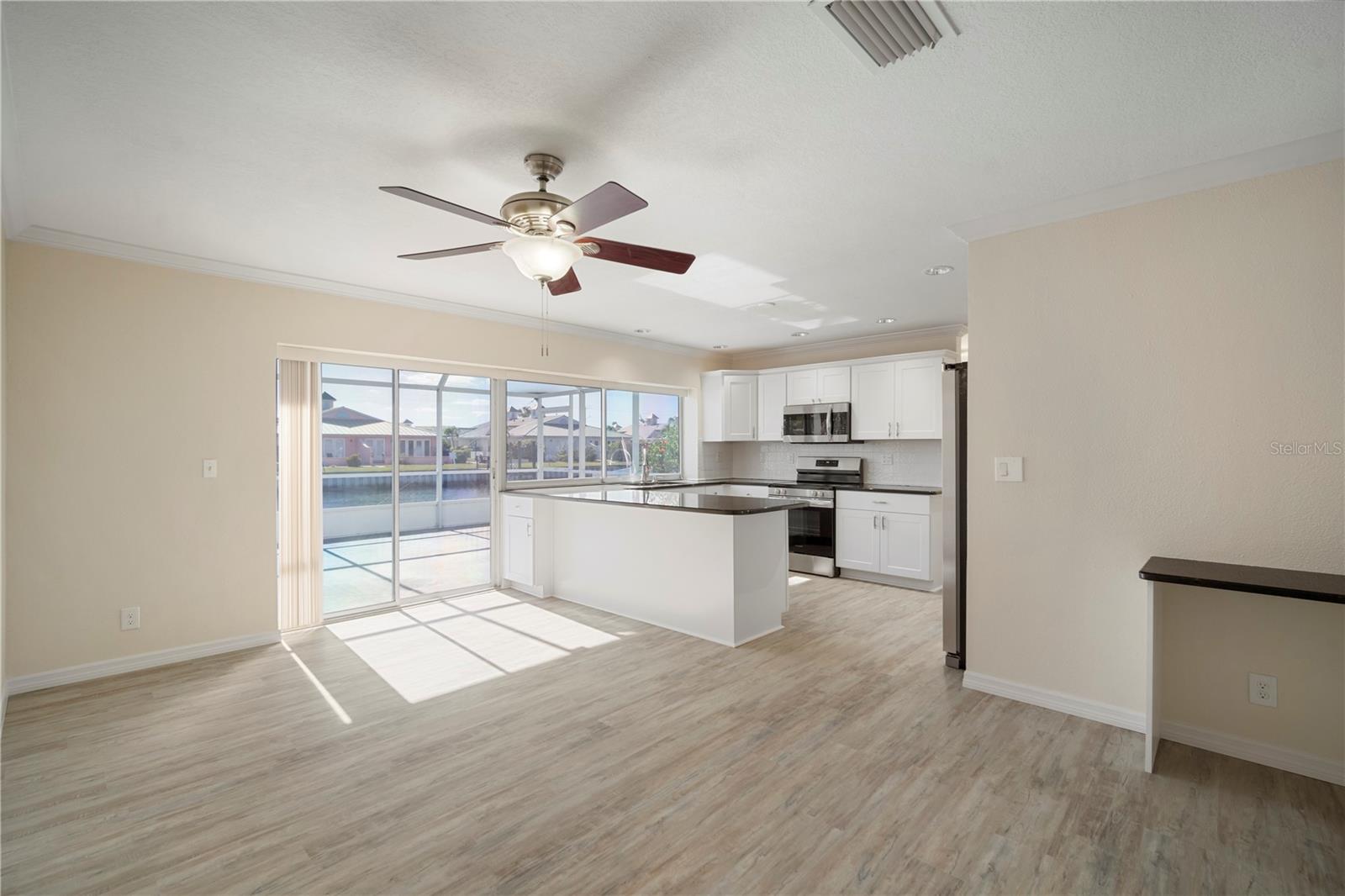 Image 35 of 39 For 910 Spindle Palm Way