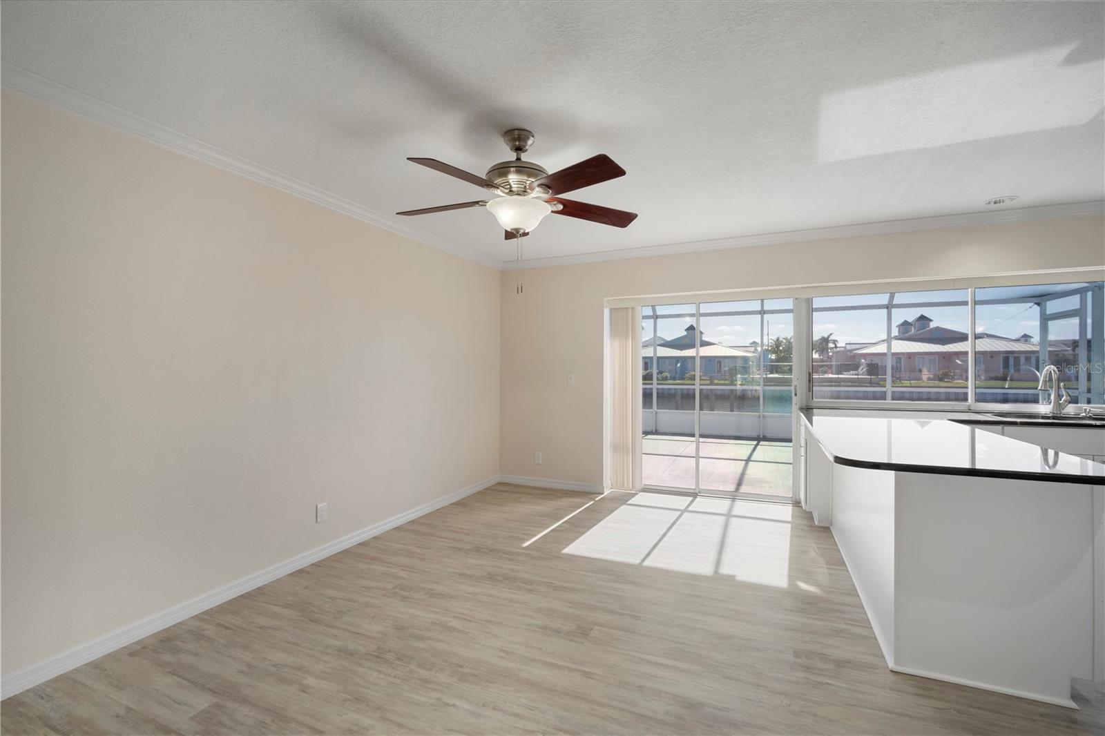 Image 36 of 39 For 910 Spindle Palm Way