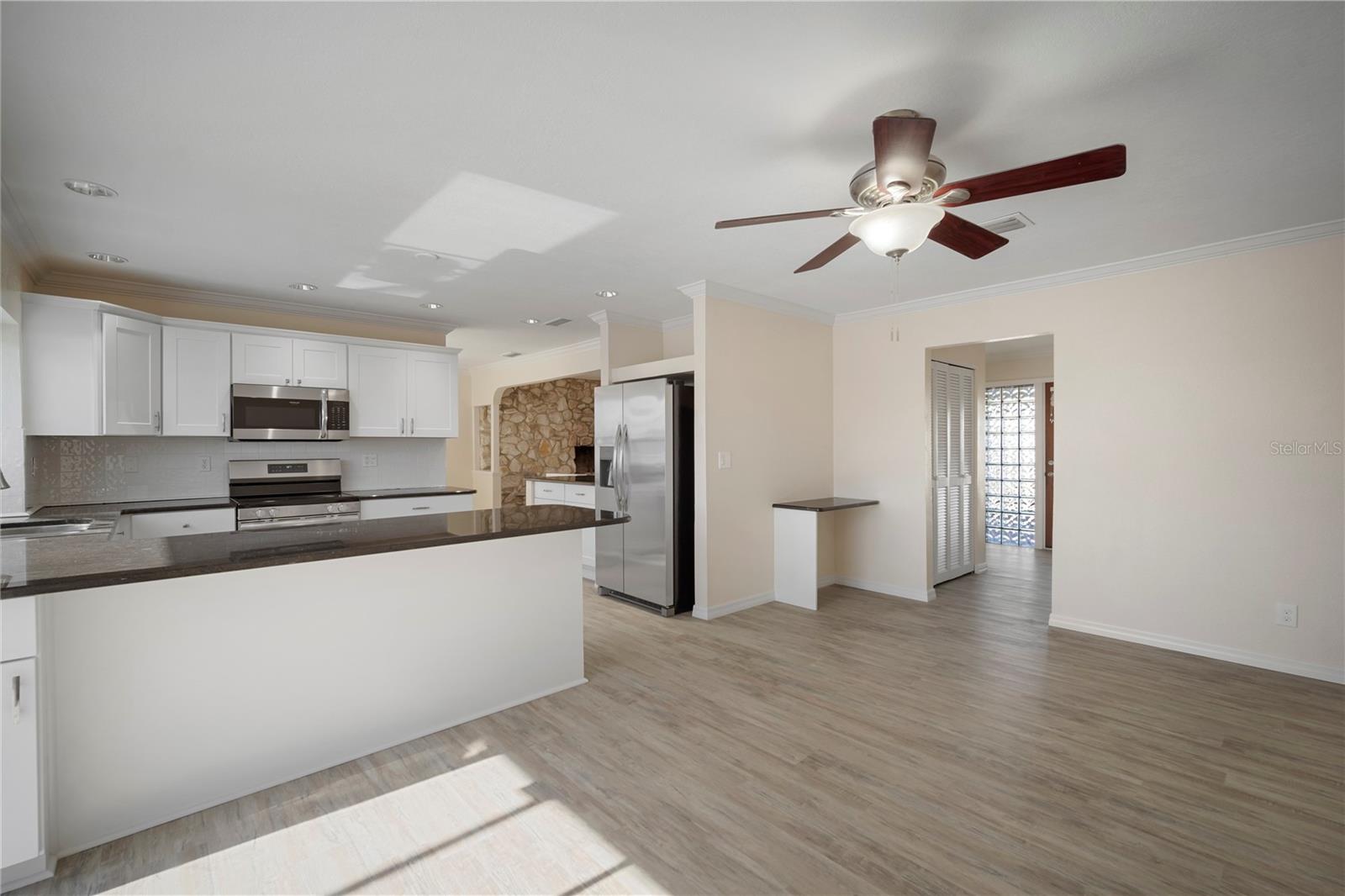 Image 37 of 39 For 910 Spindle Palm Way