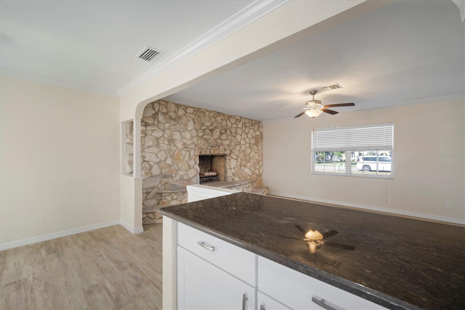 Image 6 of 39 For 910 Spindle Palm Way