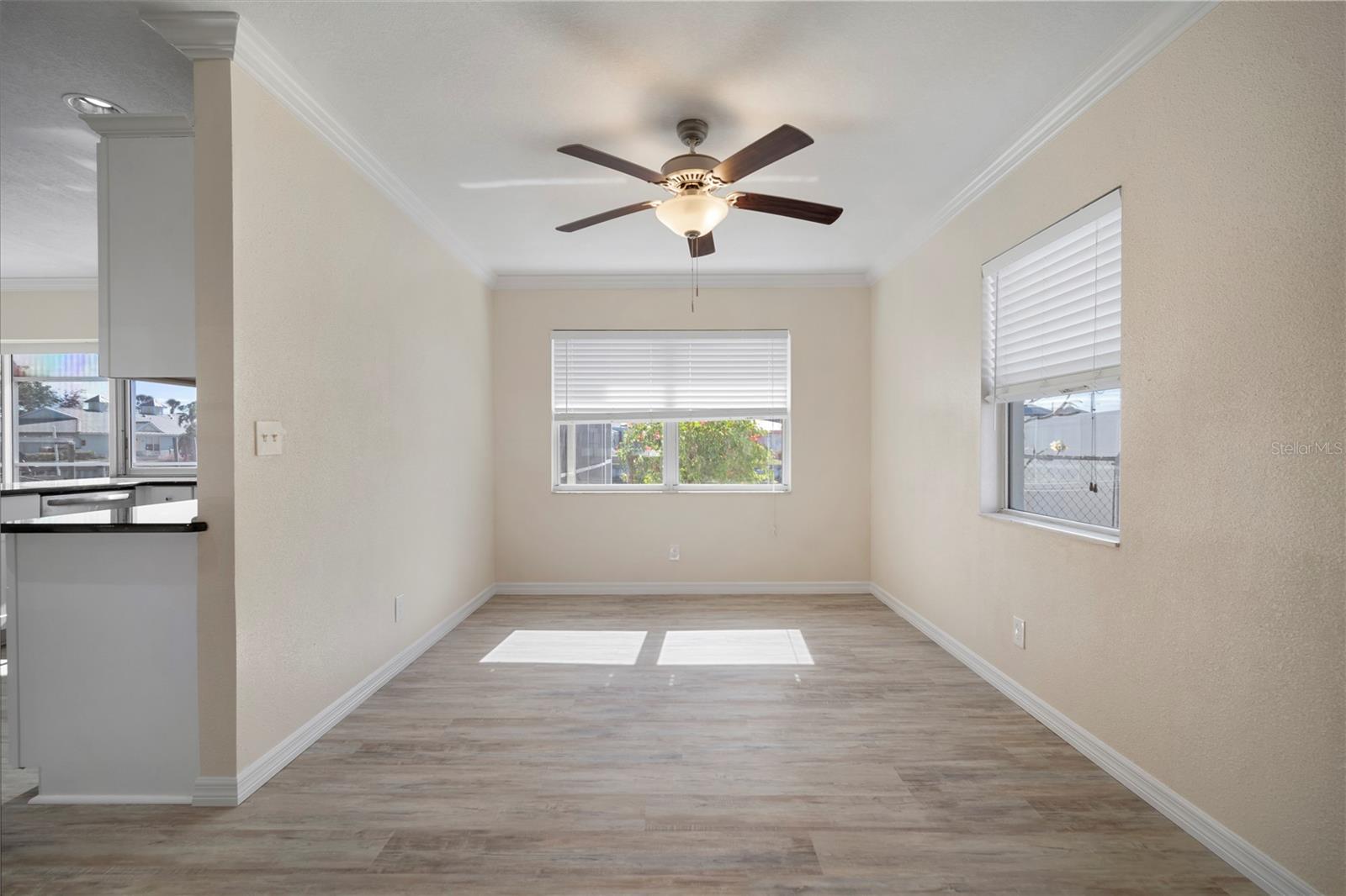 Image 8 of 39 For 910 Spindle Palm Way