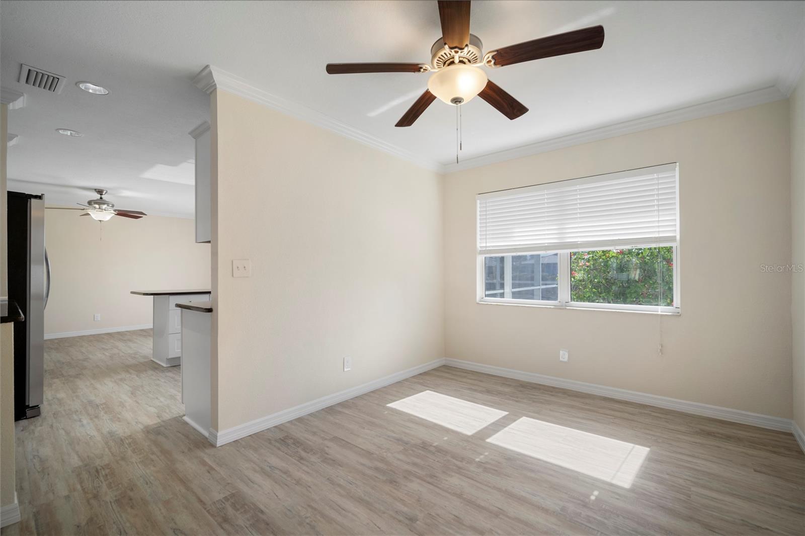 Image 9 of 39 For 910 Spindle Palm Way