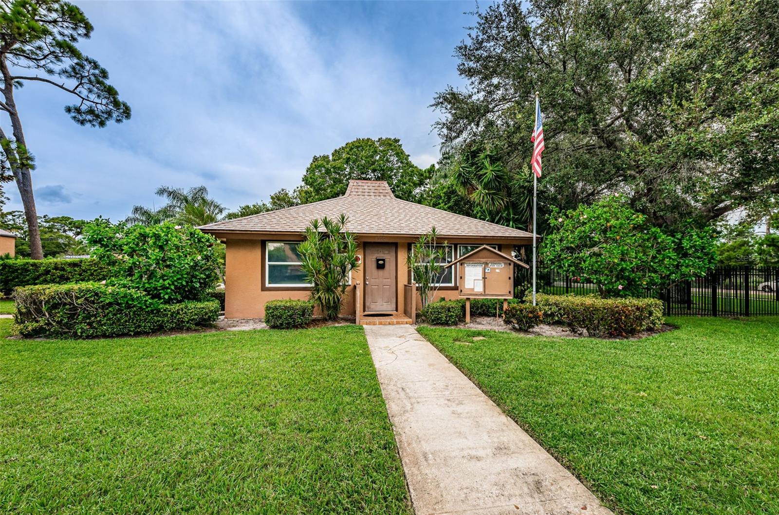 Image 31 of 42 For 1864 Clearbrooke Drive