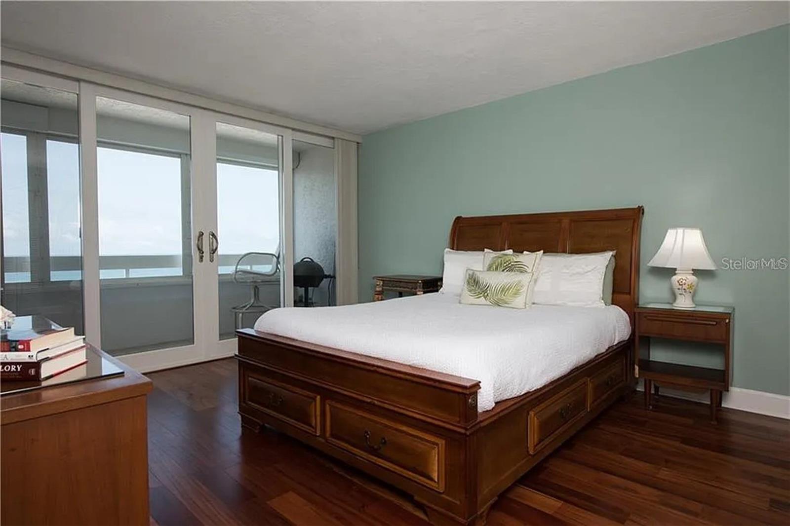 Image 10 of 40 For 17900 Gulf Boulevard 12c