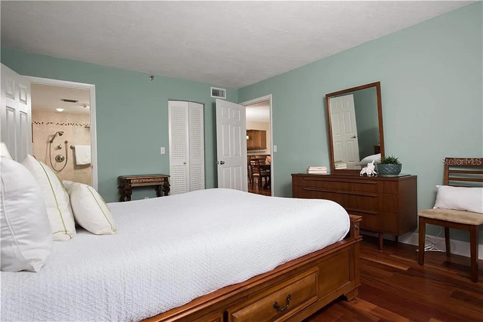 Image 14 of 40 For 17900 Gulf Boulevard 12c