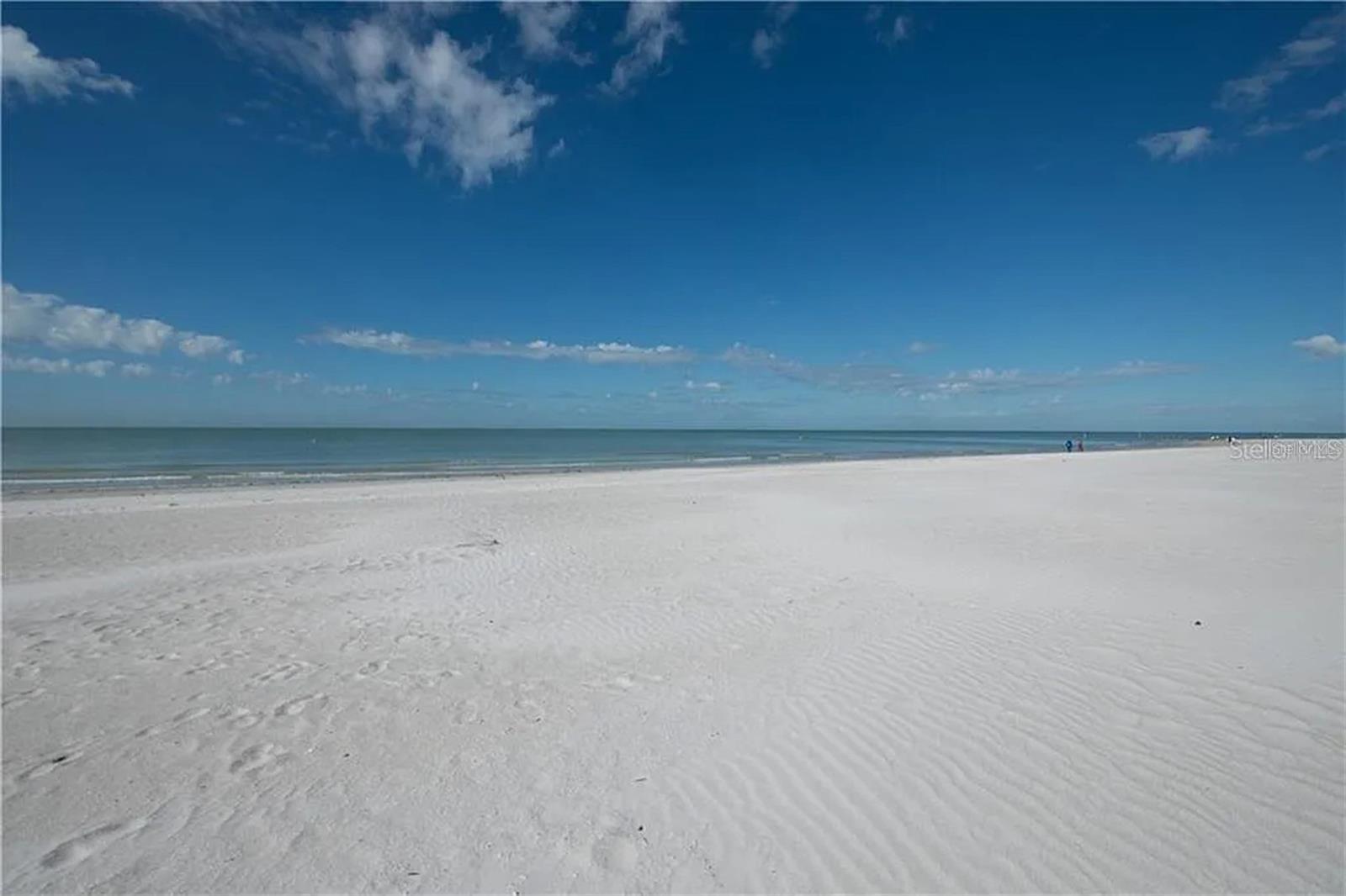 Image 33 of 40 For 17900 Gulf Boulevard 12c