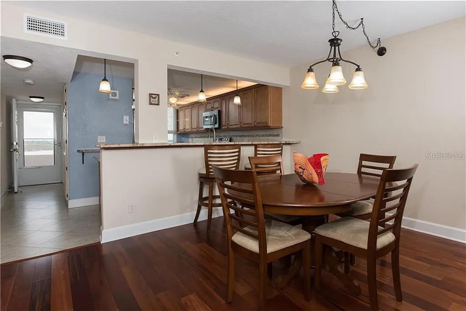 Image 7 of 40 For 17900 Gulf Boulevard 12c