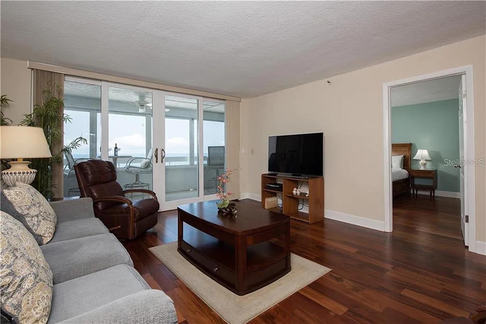 Image 8 of 40 For 17900 Gulf Boulevard 12c