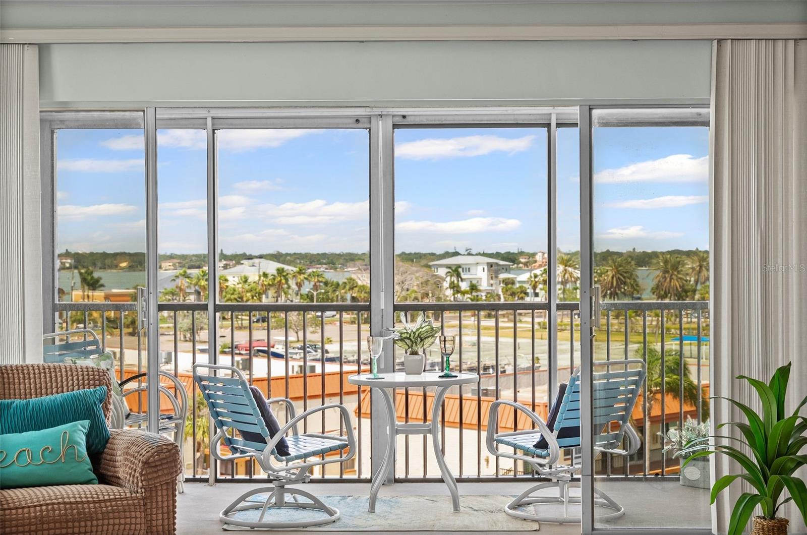 Image 12 of 60 For 10355 Paradise Boulevard 412