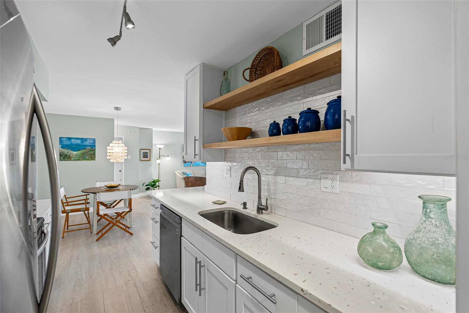 Image 15 of 60 For 10355 Paradise Boulevard 412