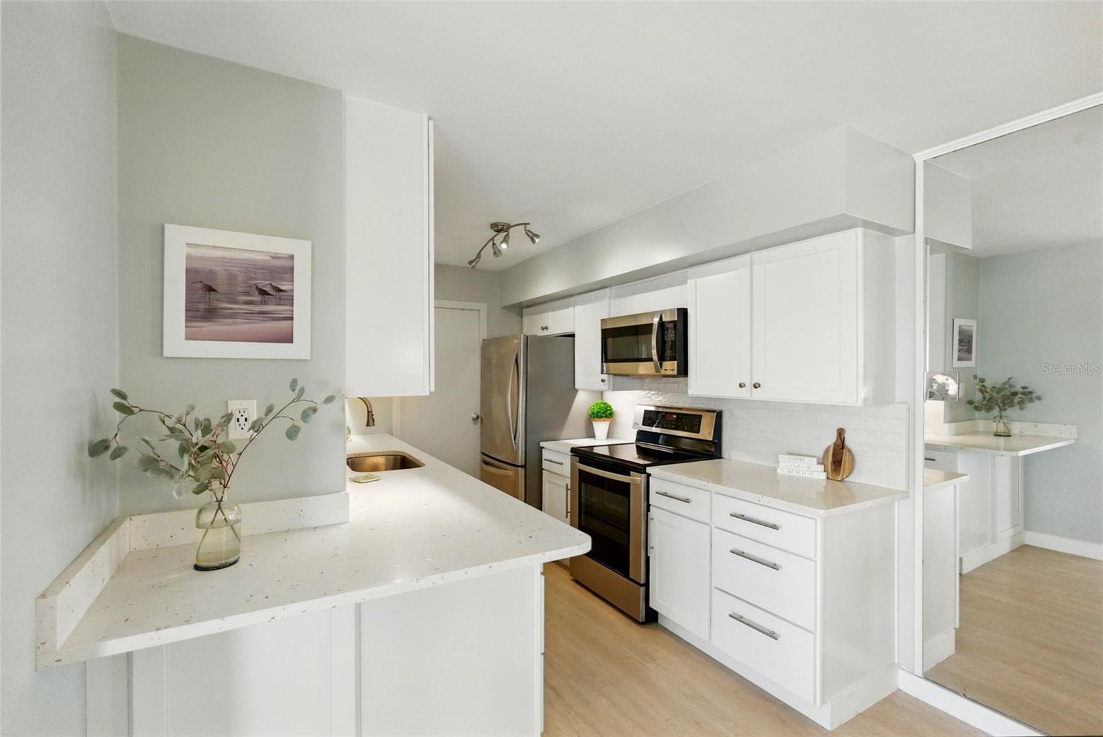 Image 16 of 60 For 10355 Paradise Boulevard 412