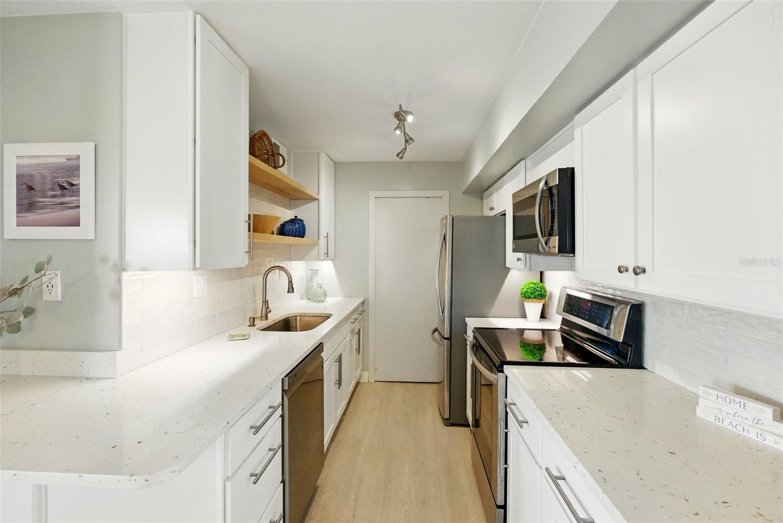 Image 17 of 60 For 10355 Paradise Boulevard 412