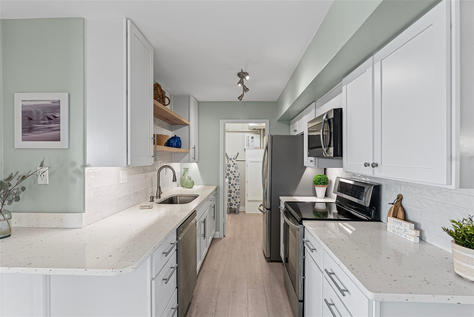 Image 19 of 60 For 10355 Paradise Boulevard 412