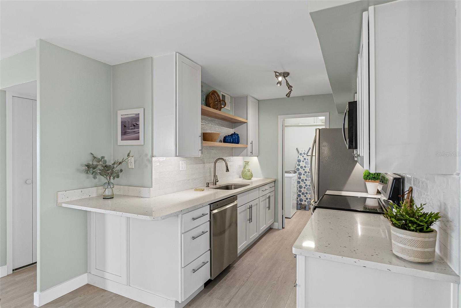 Image 21 of 60 For 10355 Paradise Boulevard 412