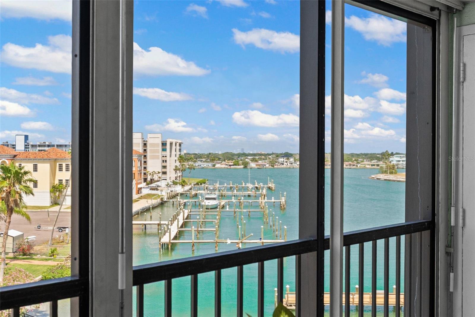Image 3 of 60 For 10355 Paradise Boulevard 412