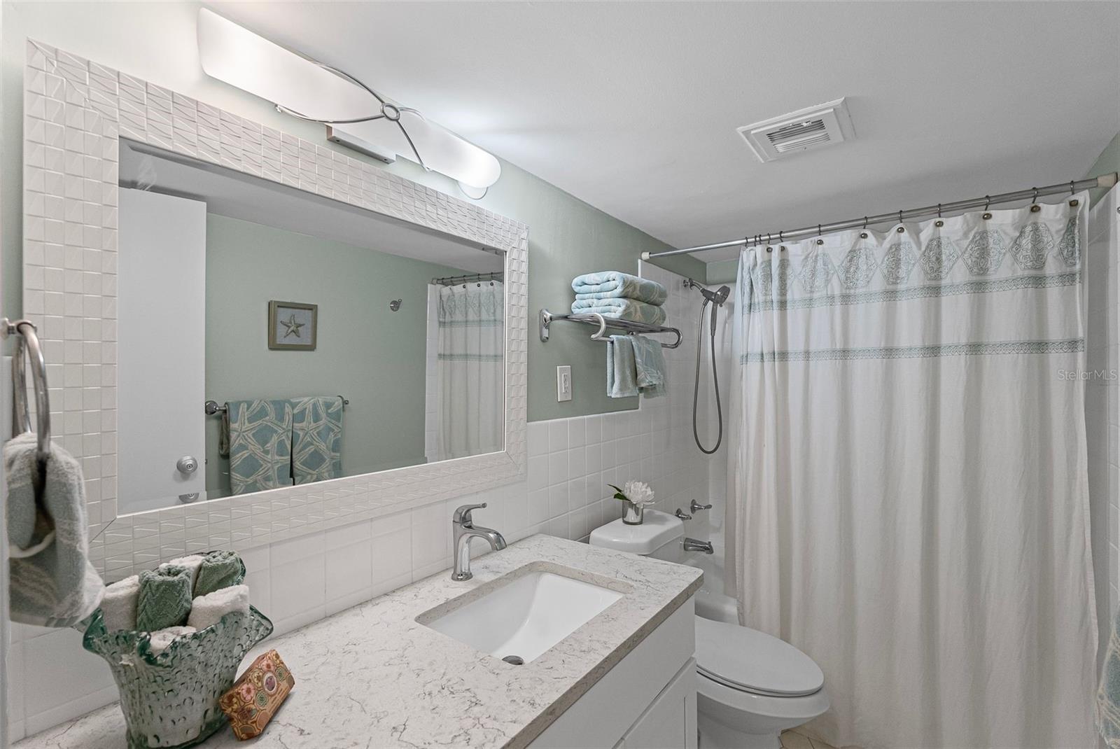 Image 31 of 60 For 10355 Paradise Boulevard 412
