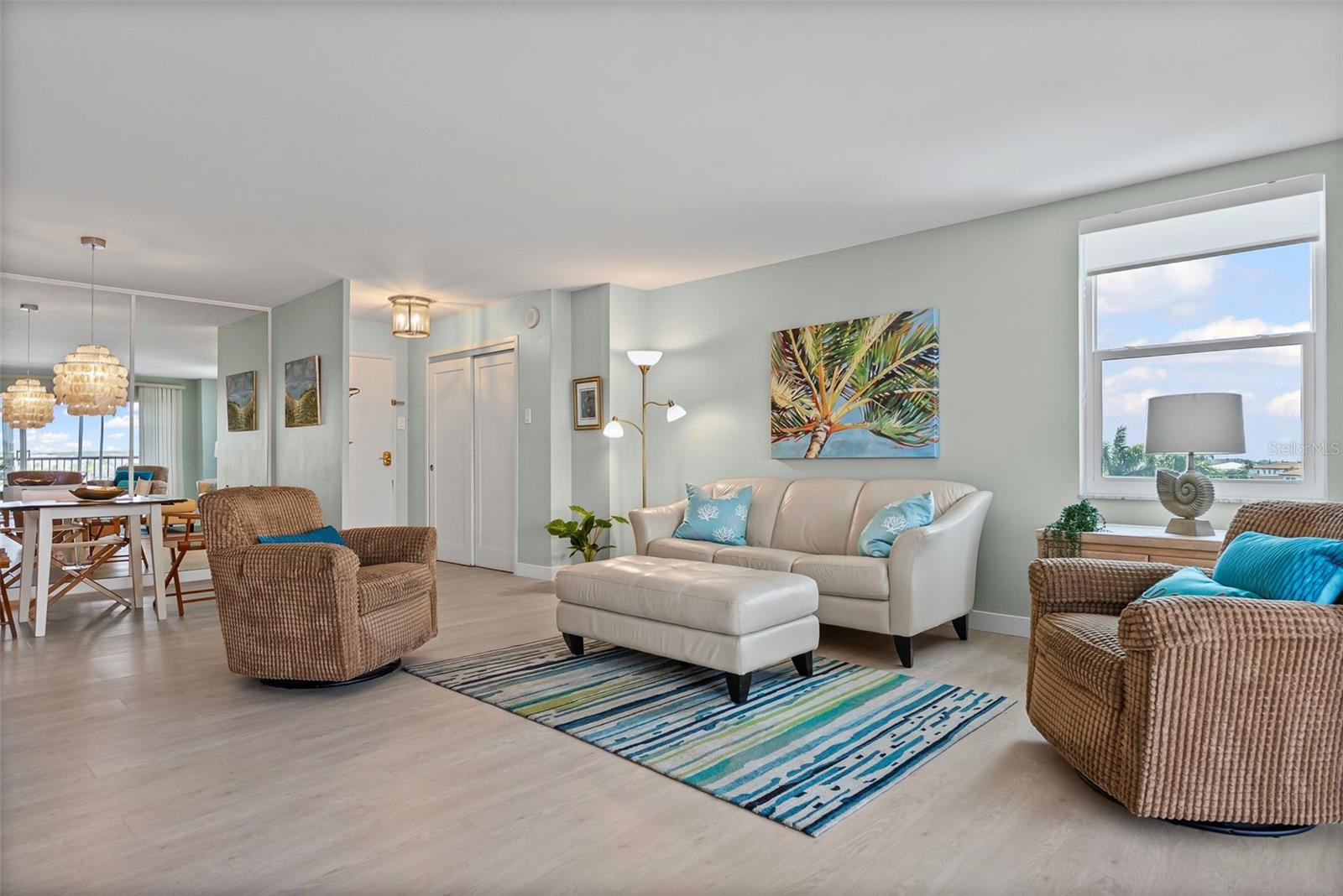 Image 4 of 60 For 10355 Paradise Boulevard 412