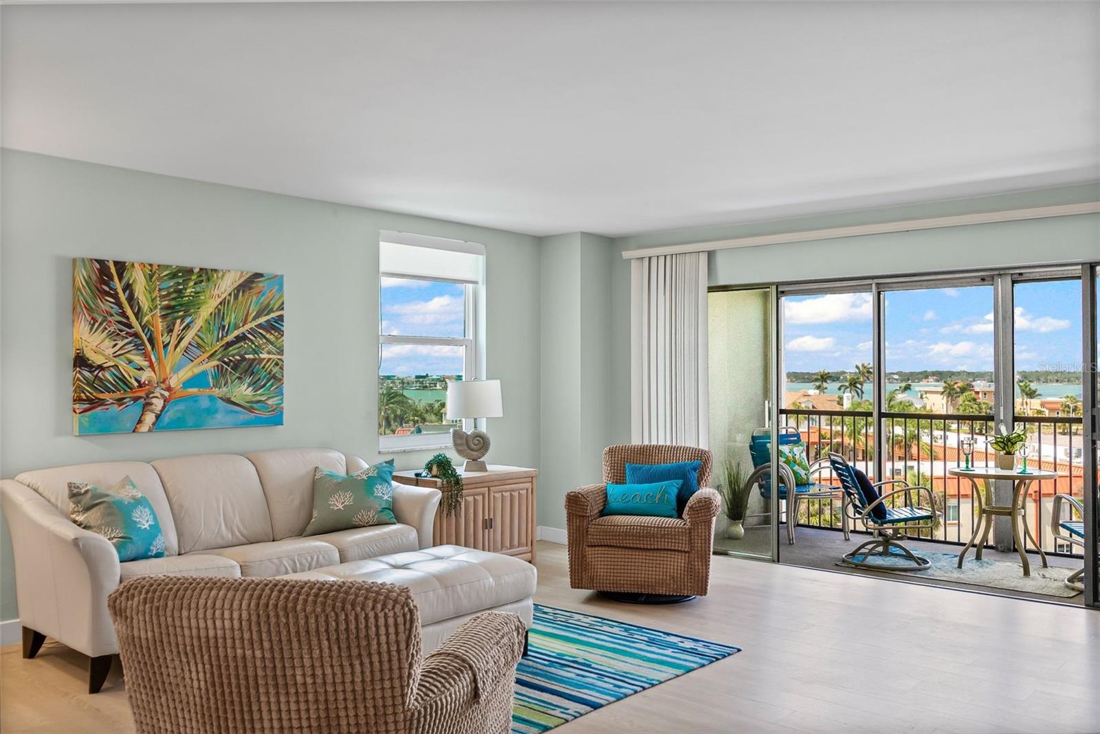 Image 5 of 60 For 10355 Paradise Boulevard 412