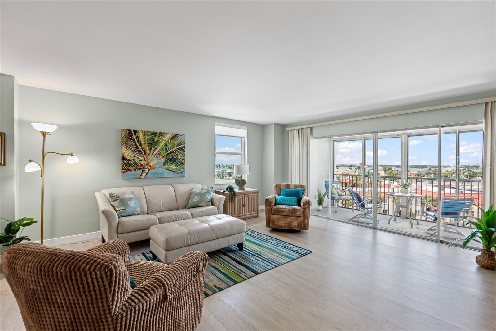 Image 9 of 60 For 10355 Paradise Boulevard 412