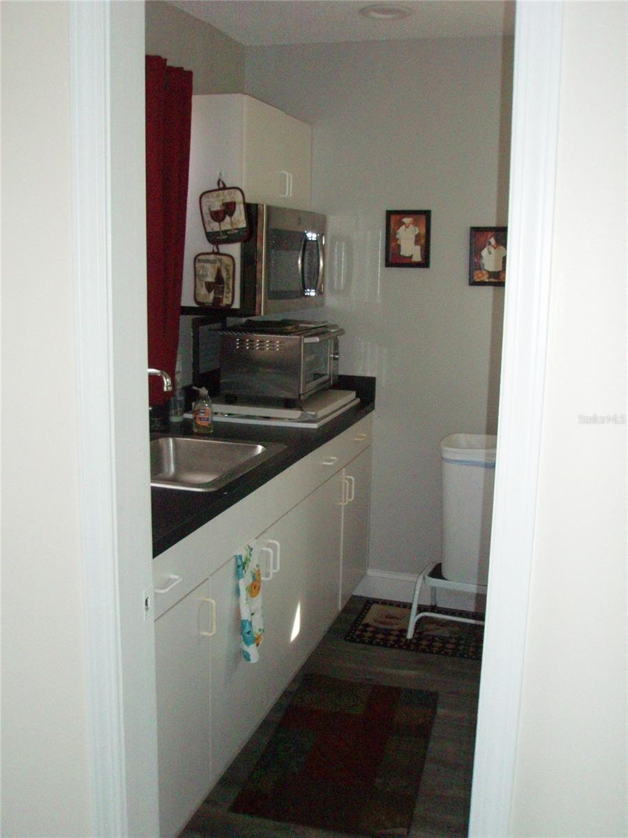 Image 16 of 20 For 2980 Haines Bayshore Road 124